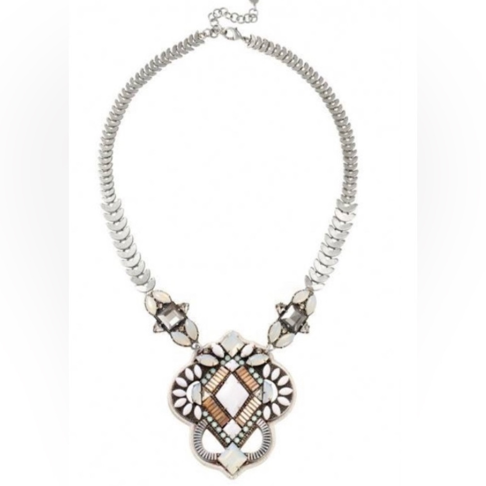 Stella & Dot Kaia Pendant necklace, new in box.
